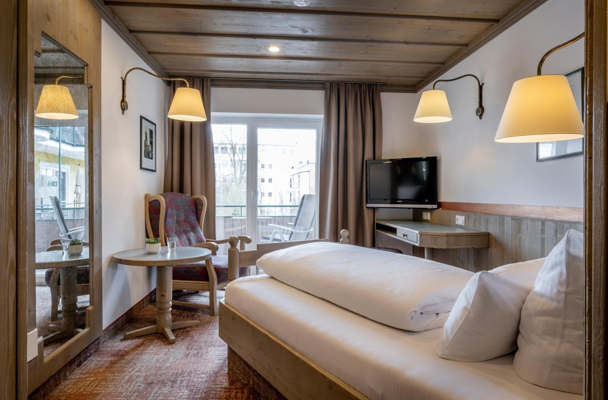 Promenade Hotel 4*