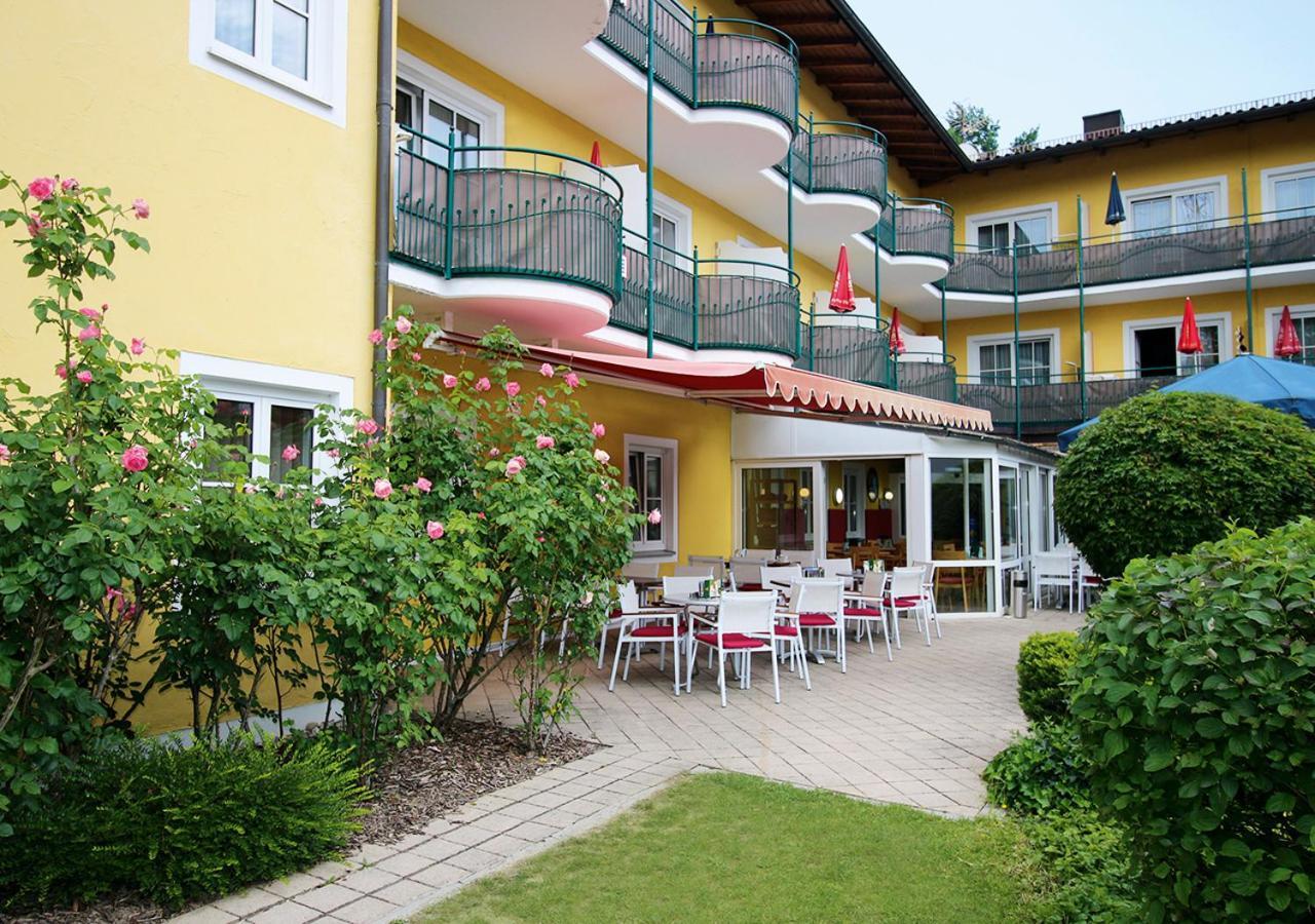 Promenade Hotel